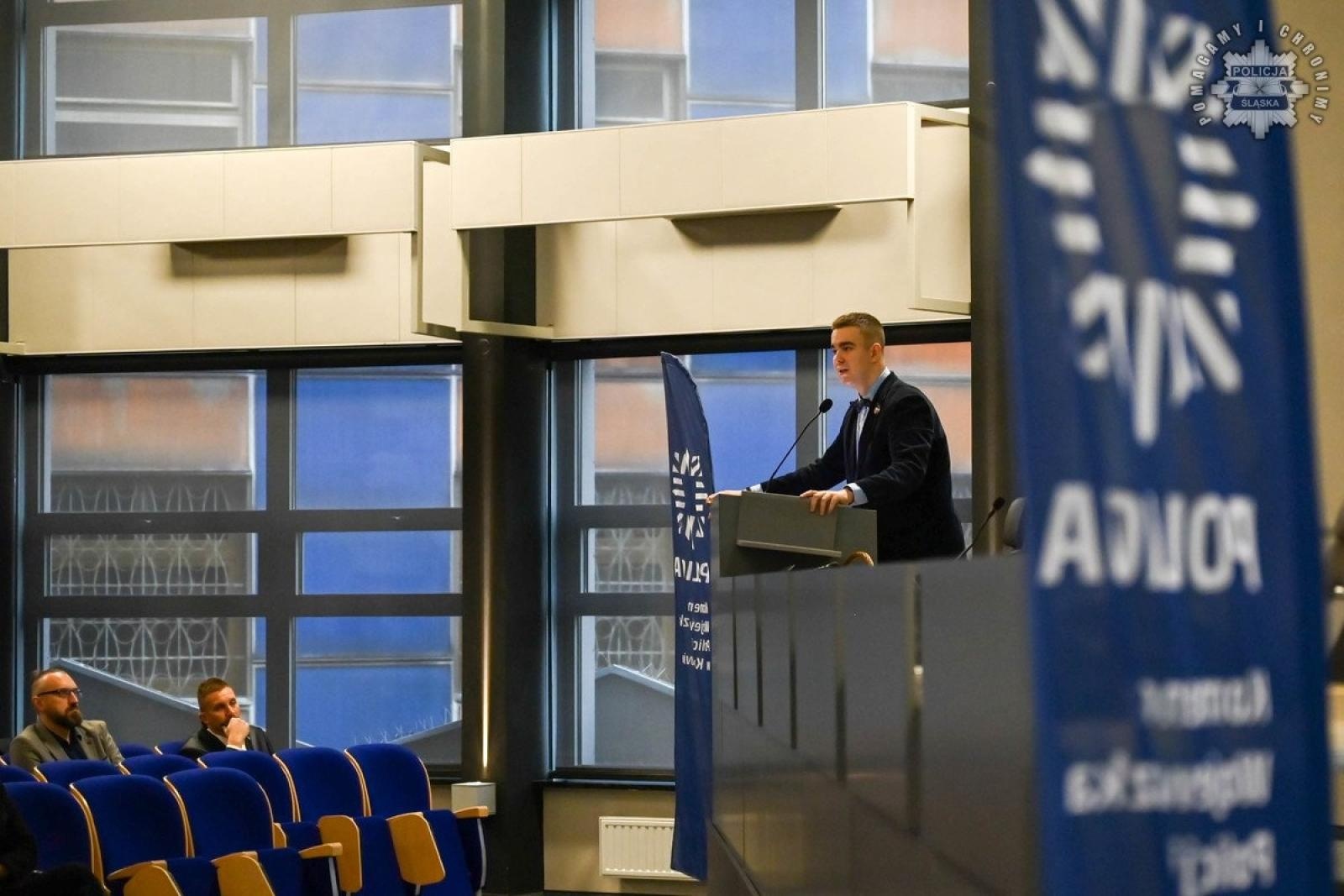 Zdjęcie w galerii na portalu naszwodzislaw.com: Konferencja Barierom na przekór w komendzie wojewódzkiej w Katowicach wiadomości z regionu