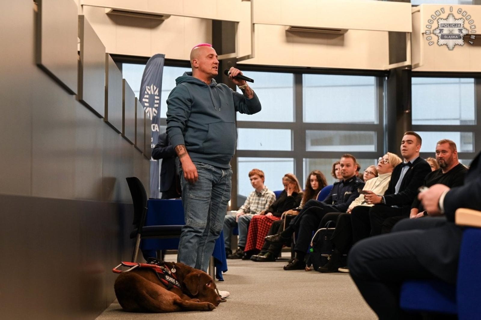 Zdjęcie w galerii na portalu naszwodzislaw.com: Konferencja Barierom na przekór w komendzie wojewódzkiej w Katowicach wiadomości z regionu