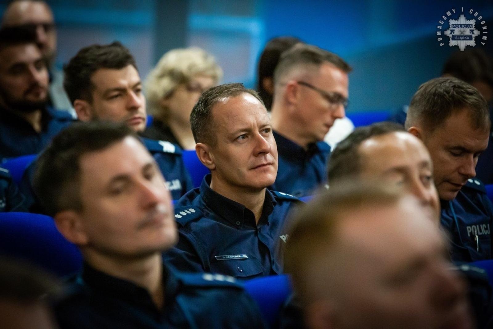 Zdjęcie w galerii na portalu naszwodzislaw.com: Konferencja Barierom na przekór w komendzie wojewódzkiej w Katowicach wiadomości z regionu