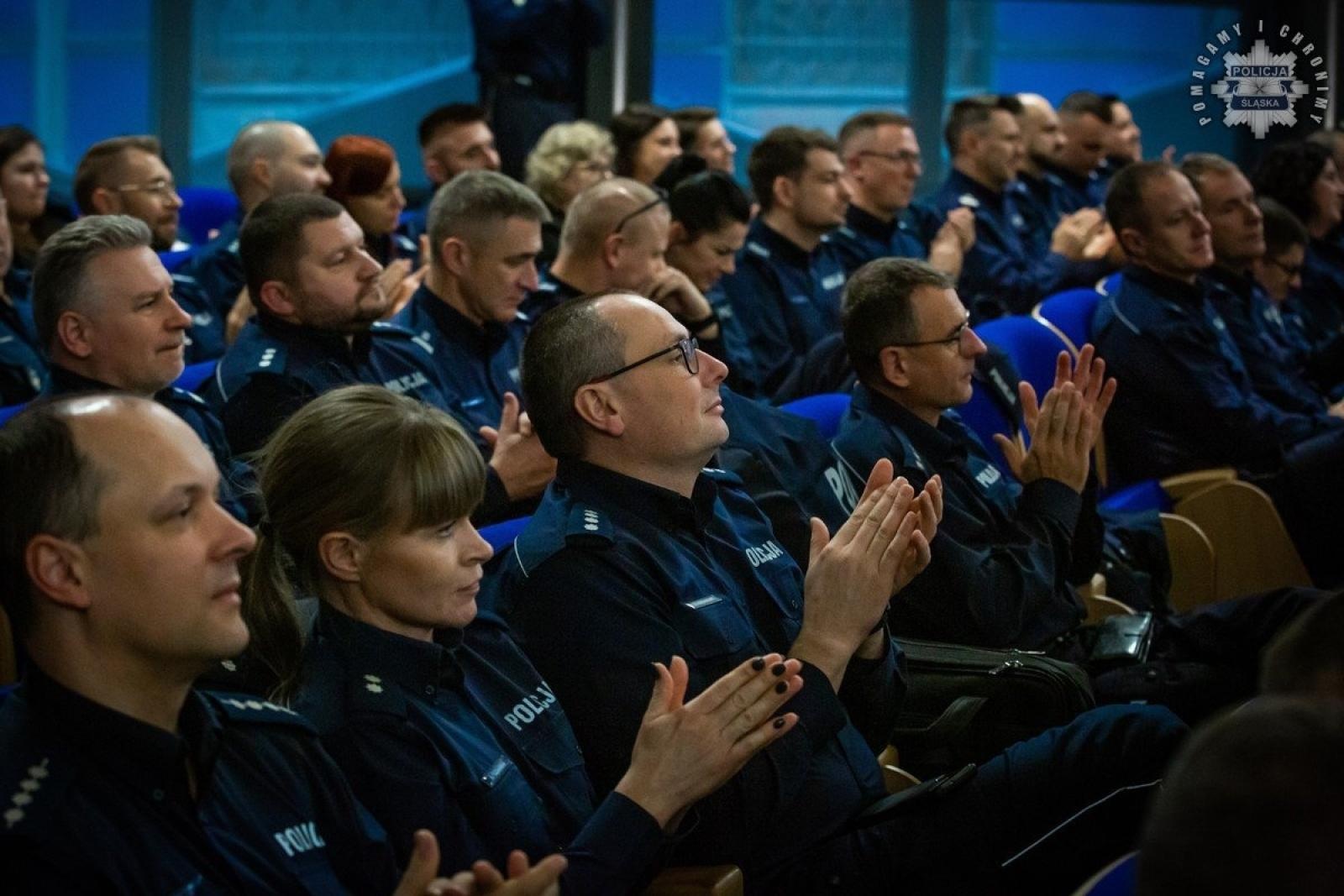 Zdjęcie w galerii na portalu naszwodzislaw.com: Konferencja Barierom na przekór w komendzie wojewódzkiej w Katowicach wiadomości z regionu