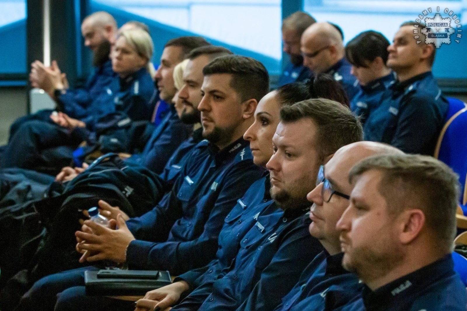 Zdjęcie w galerii na portalu naszwodzislaw.com: Konferencja Barierom na przekór w komendzie wojewódzkiej w Katowicach wiadomości z regionu