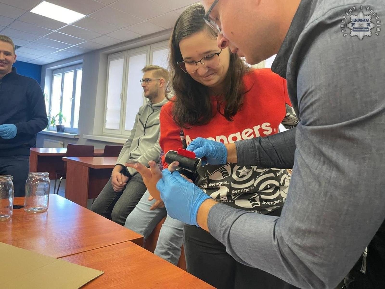 Zdjęcie w galerii na portalu naszwodzislaw.com: Studenci odwiedzili wodzisławską komendę policji wiadomości z regionu