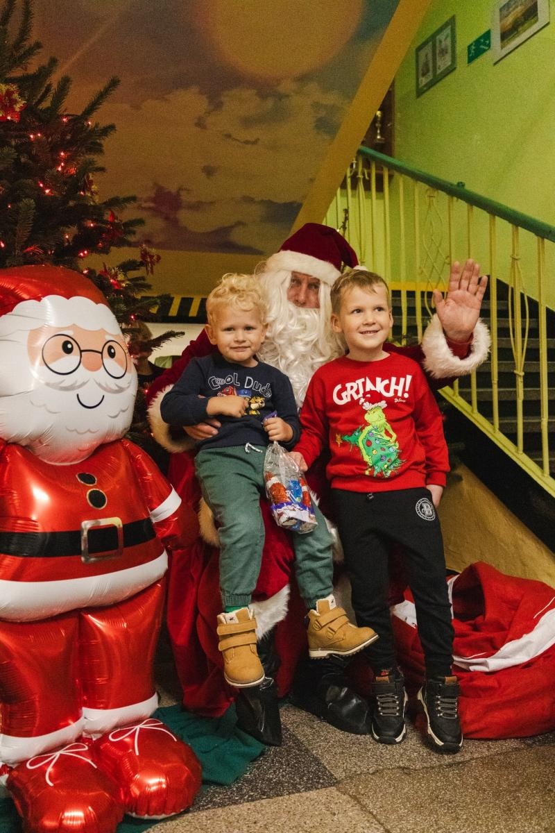 Zdjęcie w galerii na portalu naszwodzislaw.com: Świąteczna magia w Zespole Szkolno-Przedszkolnym nr 2 w Wodzisławiu Śląskim [FOTO] wiadomości z regionu