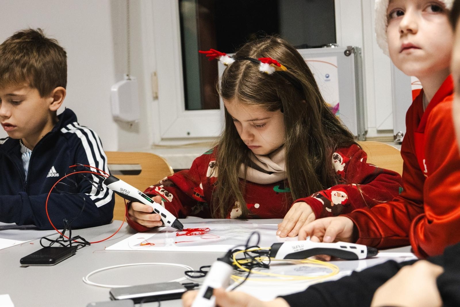 Zdjęcie w galerii na portalu naszwodzislaw.com: Świąteczna magia w Zespole Szkolno-Przedszkolnym nr 2 w Wodzisławiu Śląskim [FOTO] wiadomości z regionu