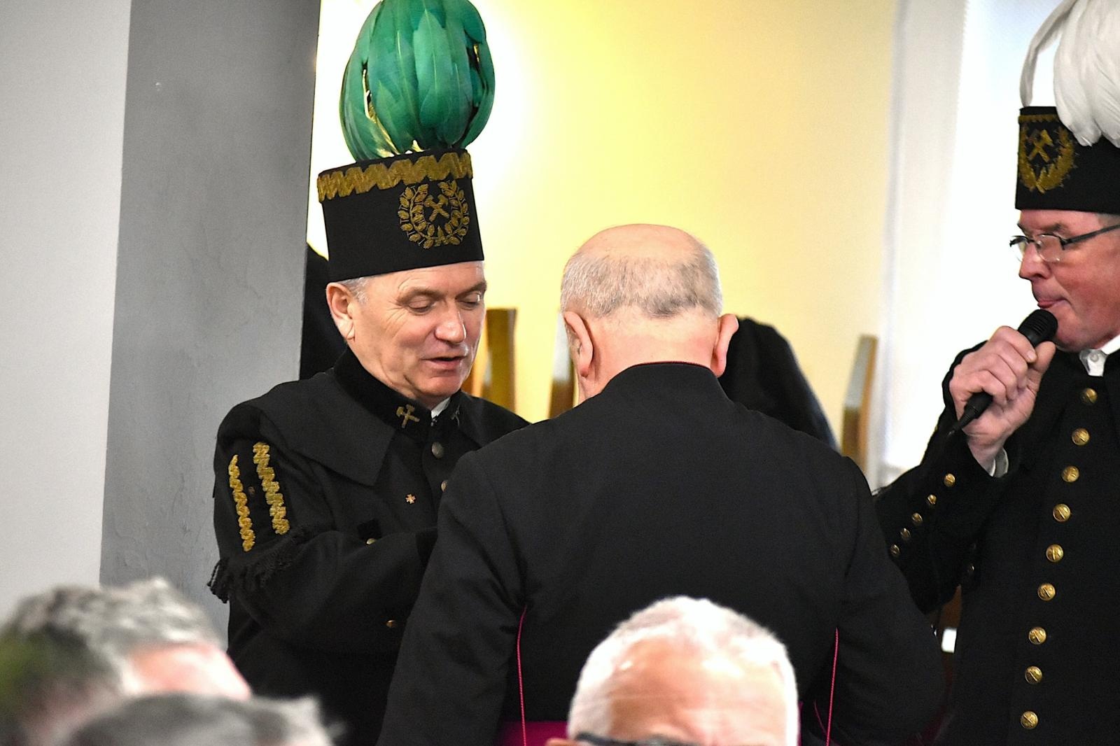 Zdjęcie w galerii na portalu naszwodzislaw.com: Górnicy świętowali Barbórkę. W Łaziskach swej patronce dziękowali już ponad 120 lat temu wiadomości z regionu