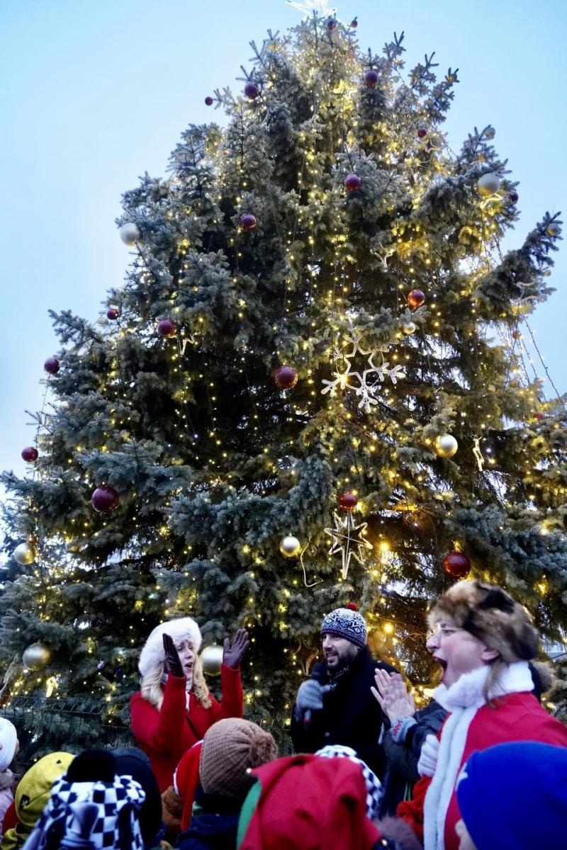 Zdjęcie w galerii na portalu naszwodzislaw.com: Rydułtowska choinka rozbłysła wiadomości z regionu