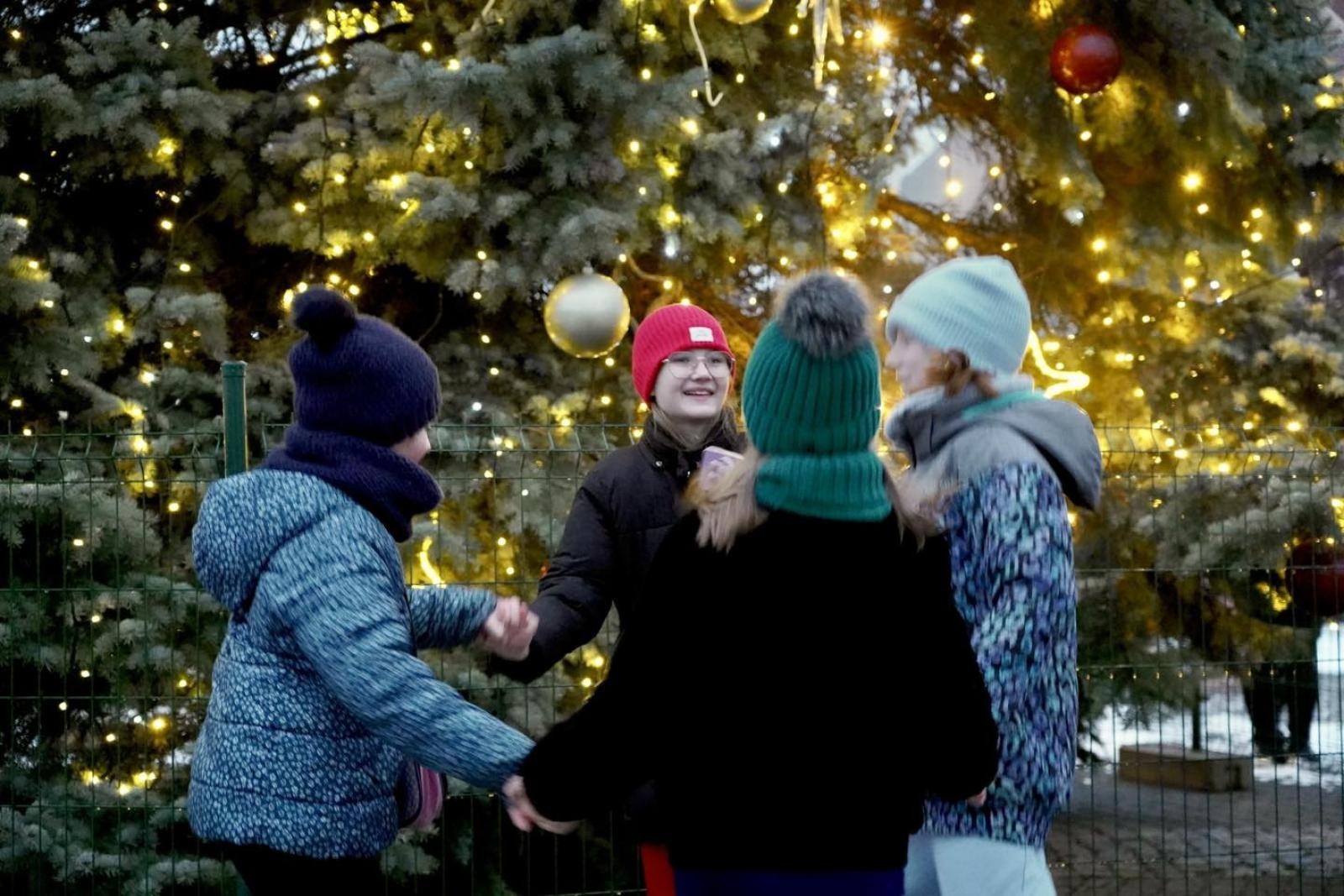 Zdjęcie w galerii na portalu naszwodzislaw.com: Rydułtowska choinka rozbłysła wiadomości z regionu