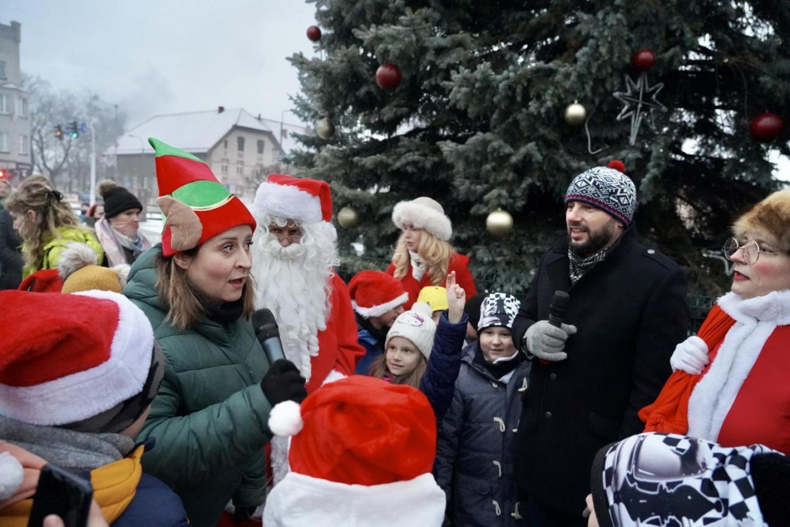 Zdjęcie w galerii na portalu naszwodzislaw.com: Rydułtowska choinka rozbłysła wiadomości z regionu