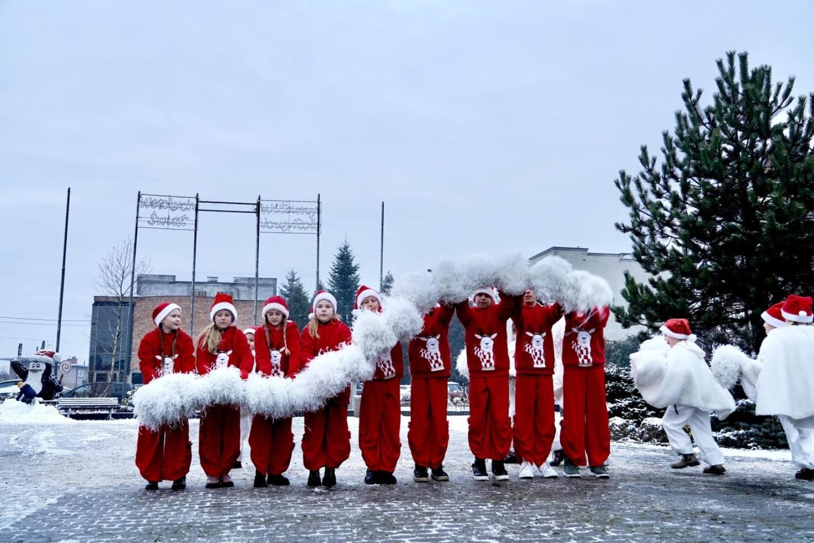 Zdjęcie w galerii na portalu naszwodzislaw.com: Rydułtowska choinka rozbłysła wiadomości z regionu