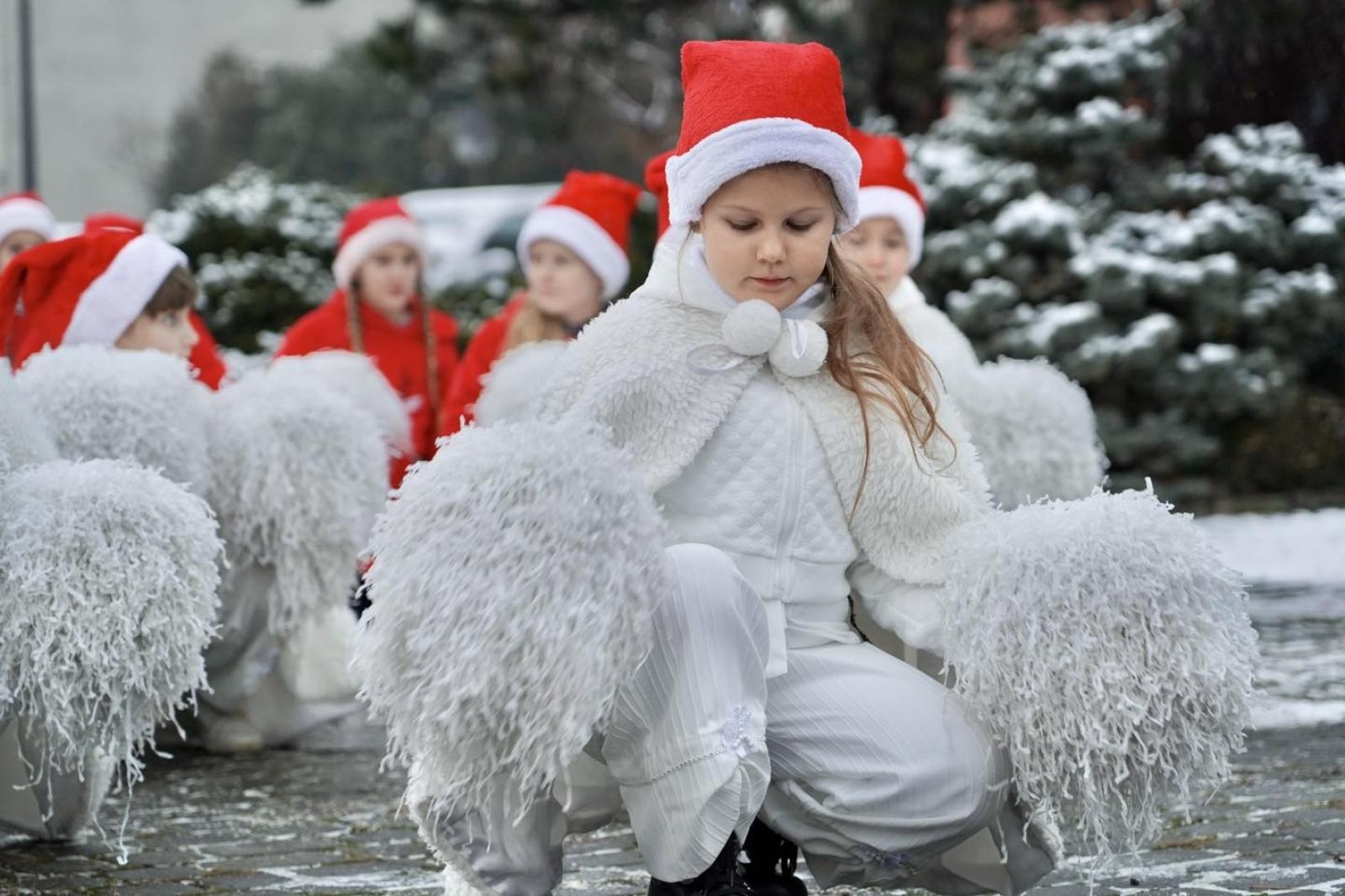 Zdjęcie w galerii na portalu naszwodzislaw.com: Rydułtowska choinka rozbłysła wiadomości z regionu