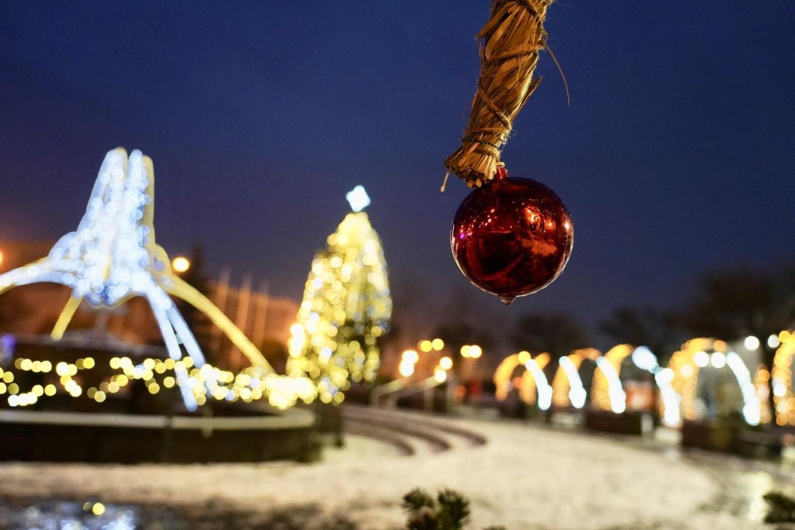 Zdjęcie w galerii na portalu naszwodzislaw.com: Rydułtowska choinka rozbłysła wiadomości z regionu