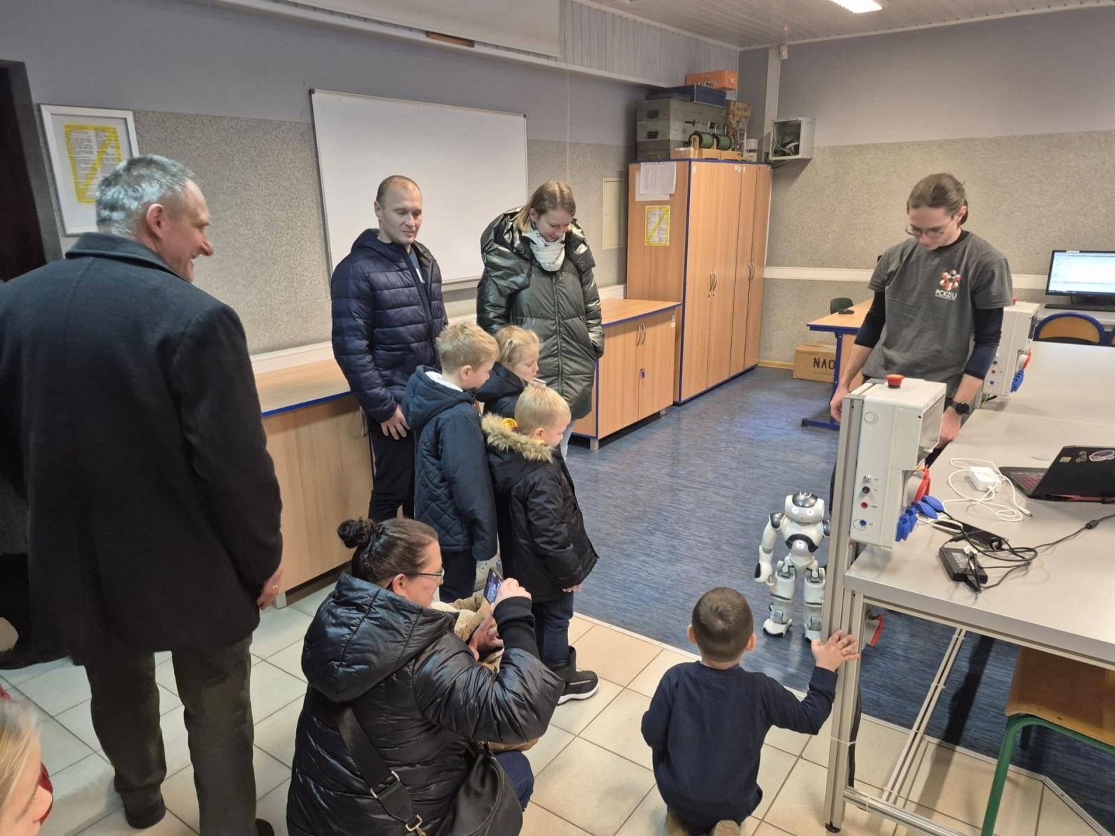 Zdjęcie w galerii na portalu naszwodzislaw.com: Barbórkowe zwiedzanie sztolni za nami wiadomości z regionu