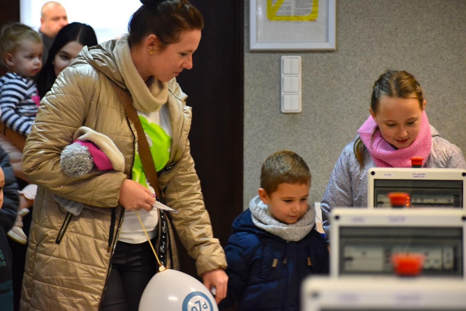 Zdjęcie w galerii na portalu naszwodzislaw.com: Barbórkowe zwiedzanie sztolni za nami wiadomości z regionu