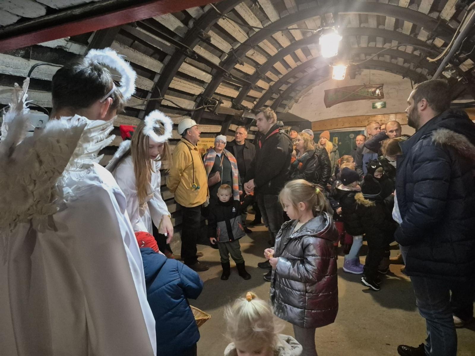Zdjęcie w galerii na portalu naszwodzislaw.com: Barbórkowe zwiedzanie sztolni za nami wiadomości z regionu