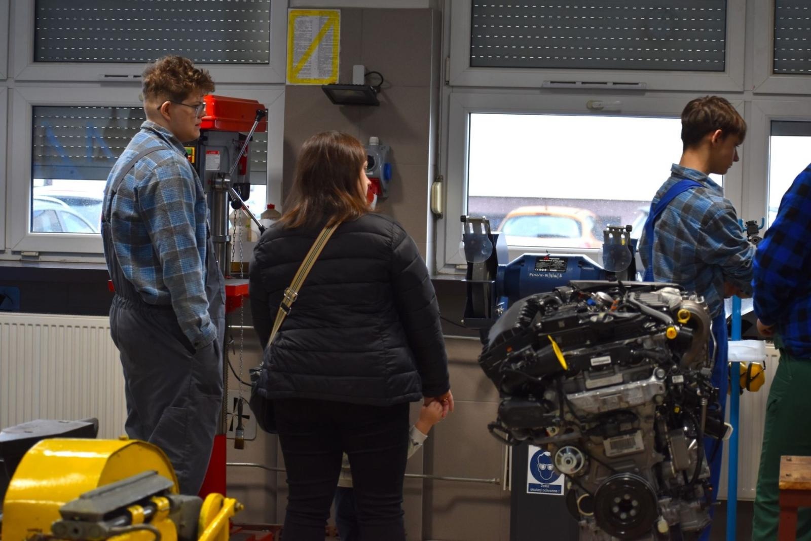 Zdjęcie w galerii na portalu naszwodzislaw.com: Barbórkowe zwiedzanie sztolni za nami wiadomości z regionu