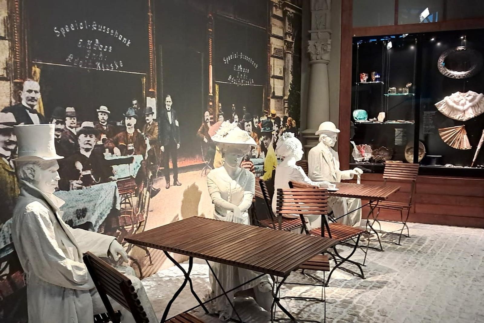 Zdjęcie w galerii na portalu naszwodzislaw.com: Seniorzy zwiedzili Muzeum Śląskie i pojechali na Nikiszowiec wiadomości z regionu