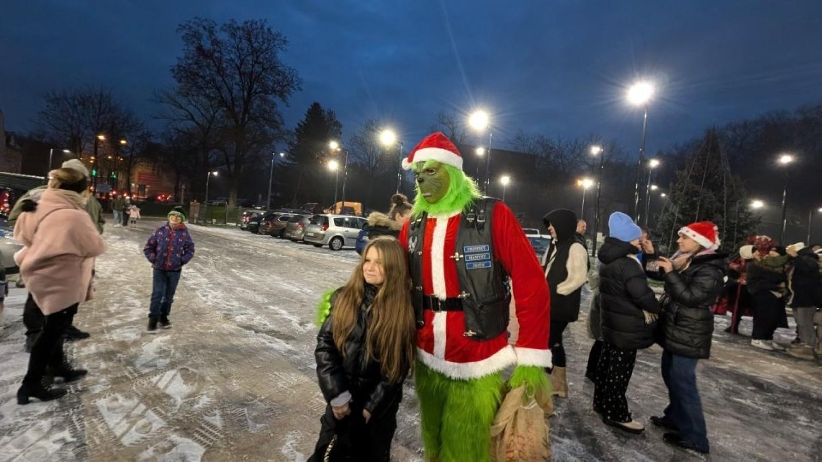 Zdjęcie w galerii na portalu naszwodzislaw.com: Mikołajki w Pszowie. Wspólne świętowanie w nowej bibliotece [FOTO] wiadomości z regionu
