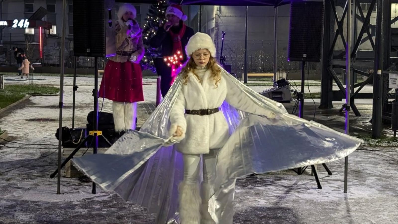 Zdjęcie w galerii na portalu naszwodzislaw.com: Mikołajki w Pszowie. Wspólne świętowanie w nowej bibliotece [FOTO] wiadomości z regionu