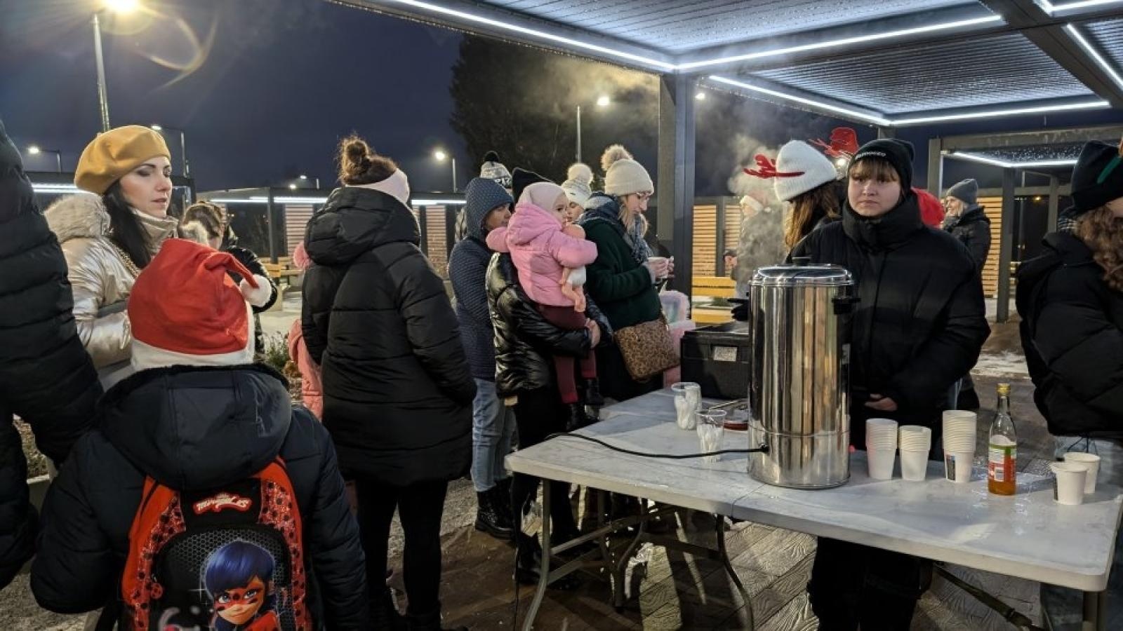 Zdjęcie w galerii na portalu naszwodzislaw.com: Mikołajki w Pszowie. Wspólne świętowanie w nowej bibliotece [FOTO] wiadomości z regionu