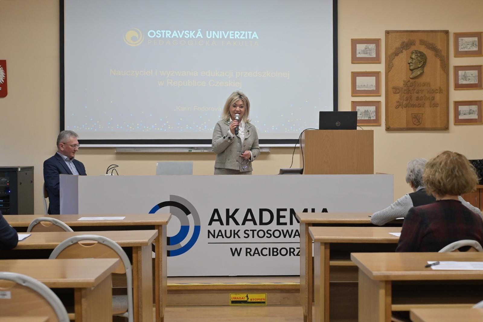 Zdjęcie w galerii na portalu naszwodzislaw.com: XVIII Raciborskie Seminarium Pedagogiczne: Refleksja nad wyzwaniami edukacji [FOTO i WIDEO] wiadomości z regionu