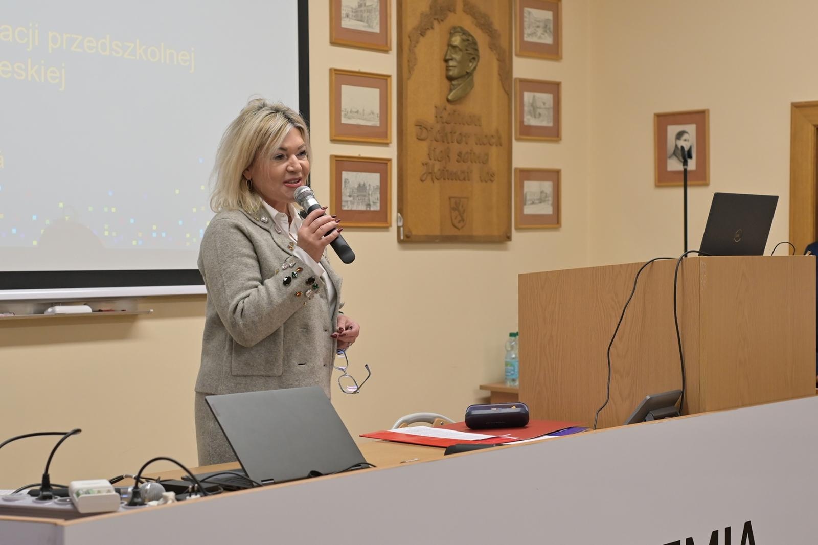 Zdjęcie w galerii na portalu naszwodzislaw.com: XVIII Raciborskie Seminarium Pedagogiczne: Refleksja nad wyzwaniami edukacji [FOTO i WIDEO] wiadomości z regionu