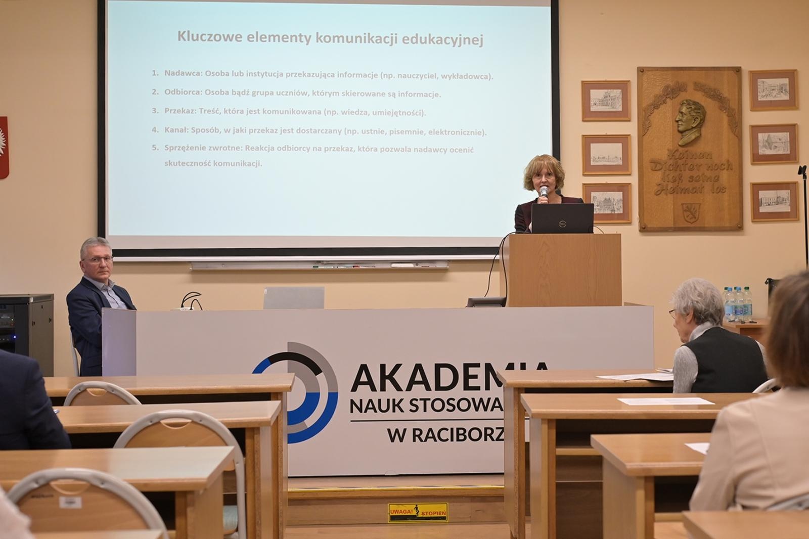 Zdjęcie w galerii na portalu naszwodzislaw.com: XVIII Raciborskie Seminarium Pedagogiczne: Refleksja nad wyzwaniami edukacji [FOTO i WIDEO] wiadomości z regionu
