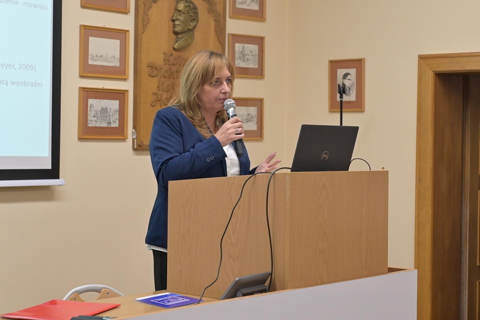 Zdjęcie w galerii na portalu naszwodzislaw.com: XVIII Raciborskie Seminarium Pedagogiczne: Refleksja nad wyzwaniami edukacji [FOTO i WIDEO] wiadomości z regionu