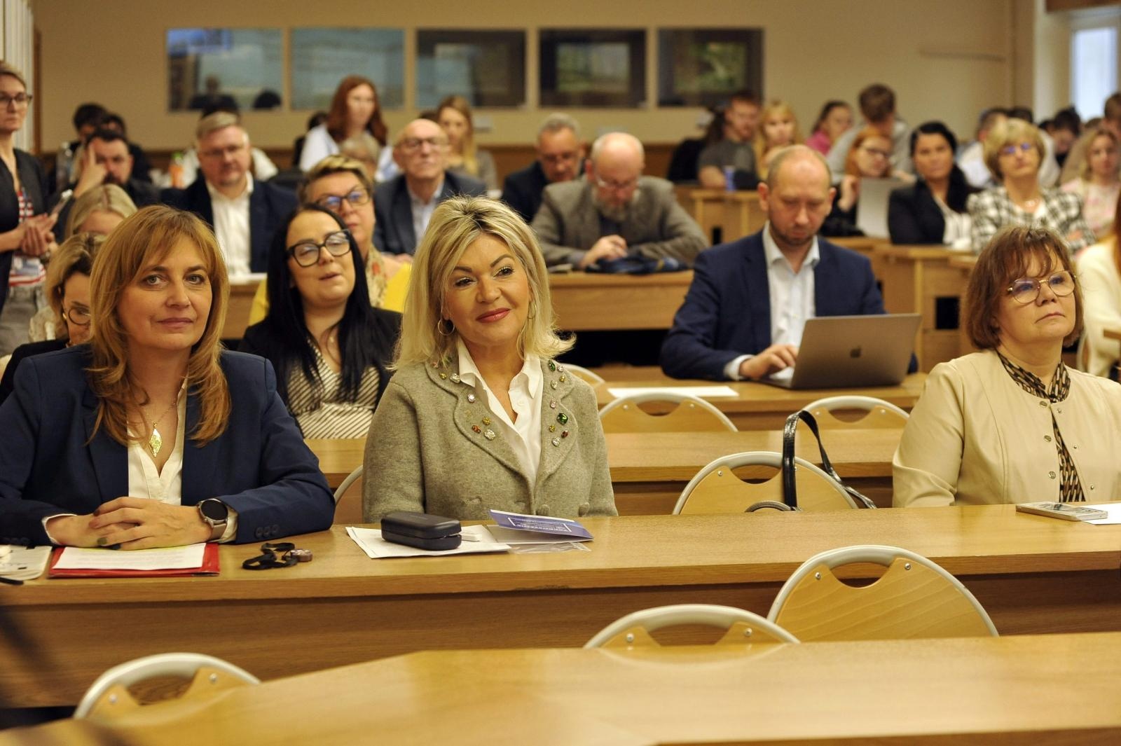 Zdjęcie w galerii na portalu naszwodzislaw.com: XVIII Raciborskie Seminarium Pedagogiczne: Refleksja nad wyzwaniami edukacji [FOTO i WIDEO] wiadomości z regionu