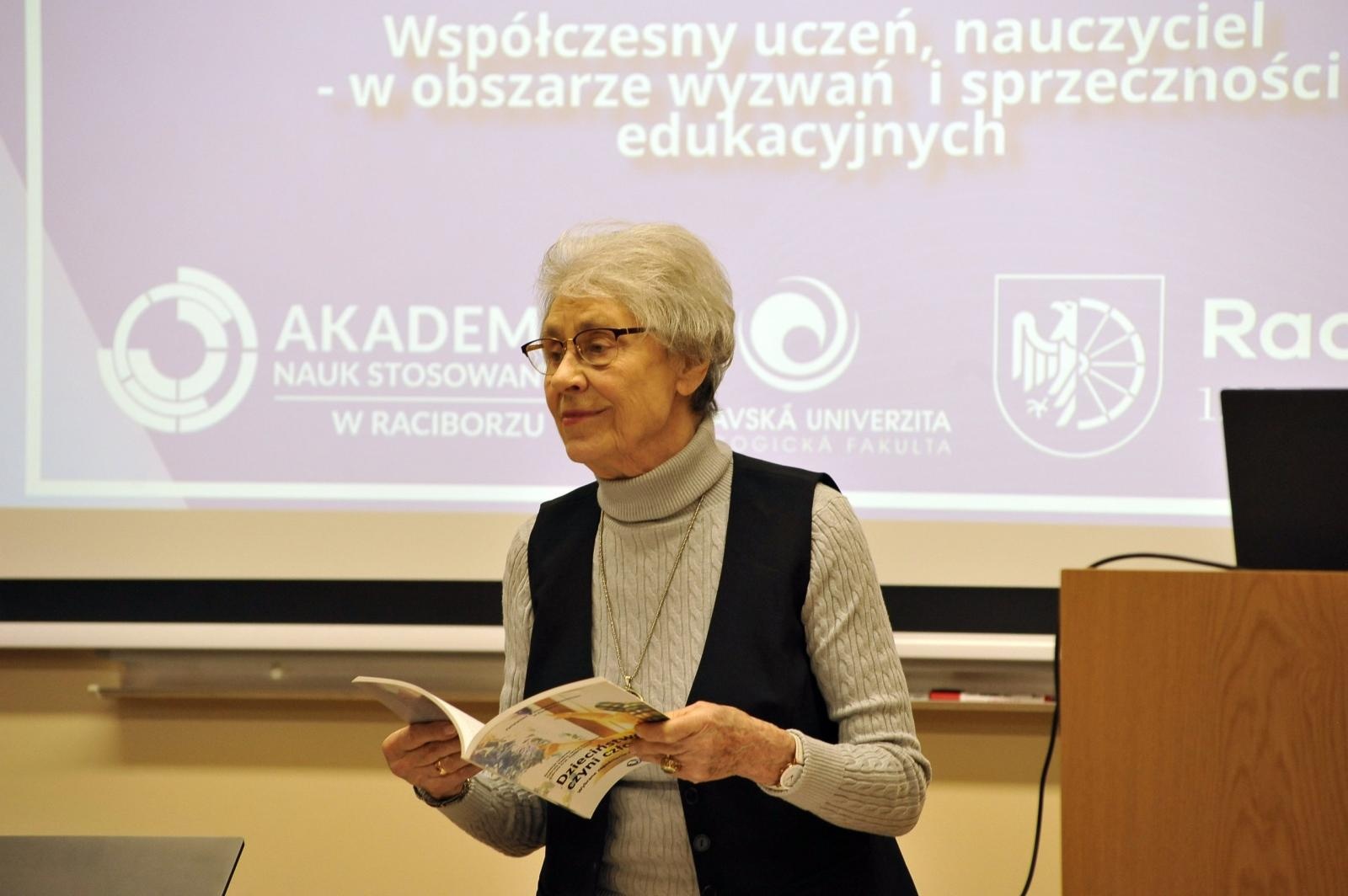 Zdjęcie w galerii na portalu naszwodzislaw.com: XVIII Raciborskie Seminarium Pedagogiczne: Refleksja nad wyzwaniami edukacji [FOTO i WIDEO] wiadomości z regionu