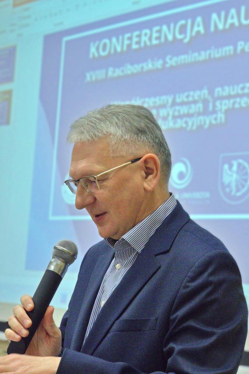 Zdjęcie w galerii na portalu naszwodzislaw.com: XVIII Raciborskie Seminarium Pedagogiczne: Refleksja nad wyzwaniami edukacji [FOTO i WIDEO] wiadomości z regionu