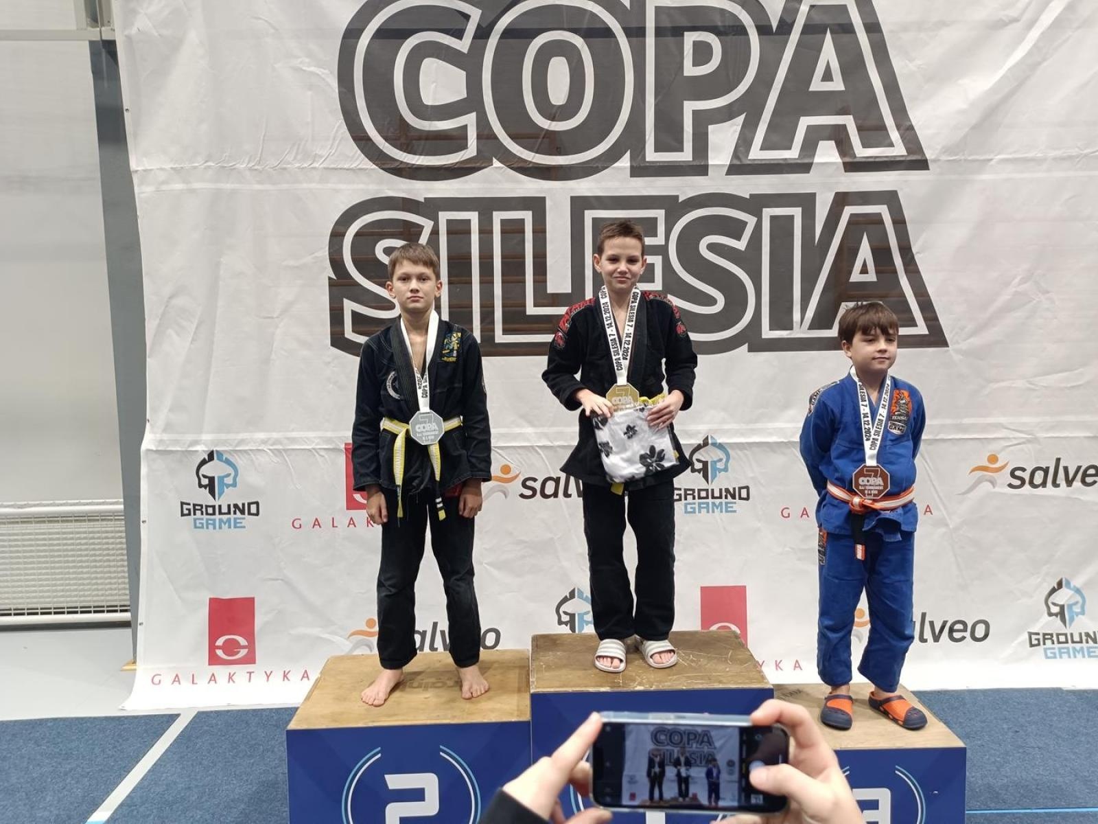 Zdjęcie w galerii na portalu naszwodzislaw.com: Kolejne medale zawodników KS Stein Academy wiadomości z regionu