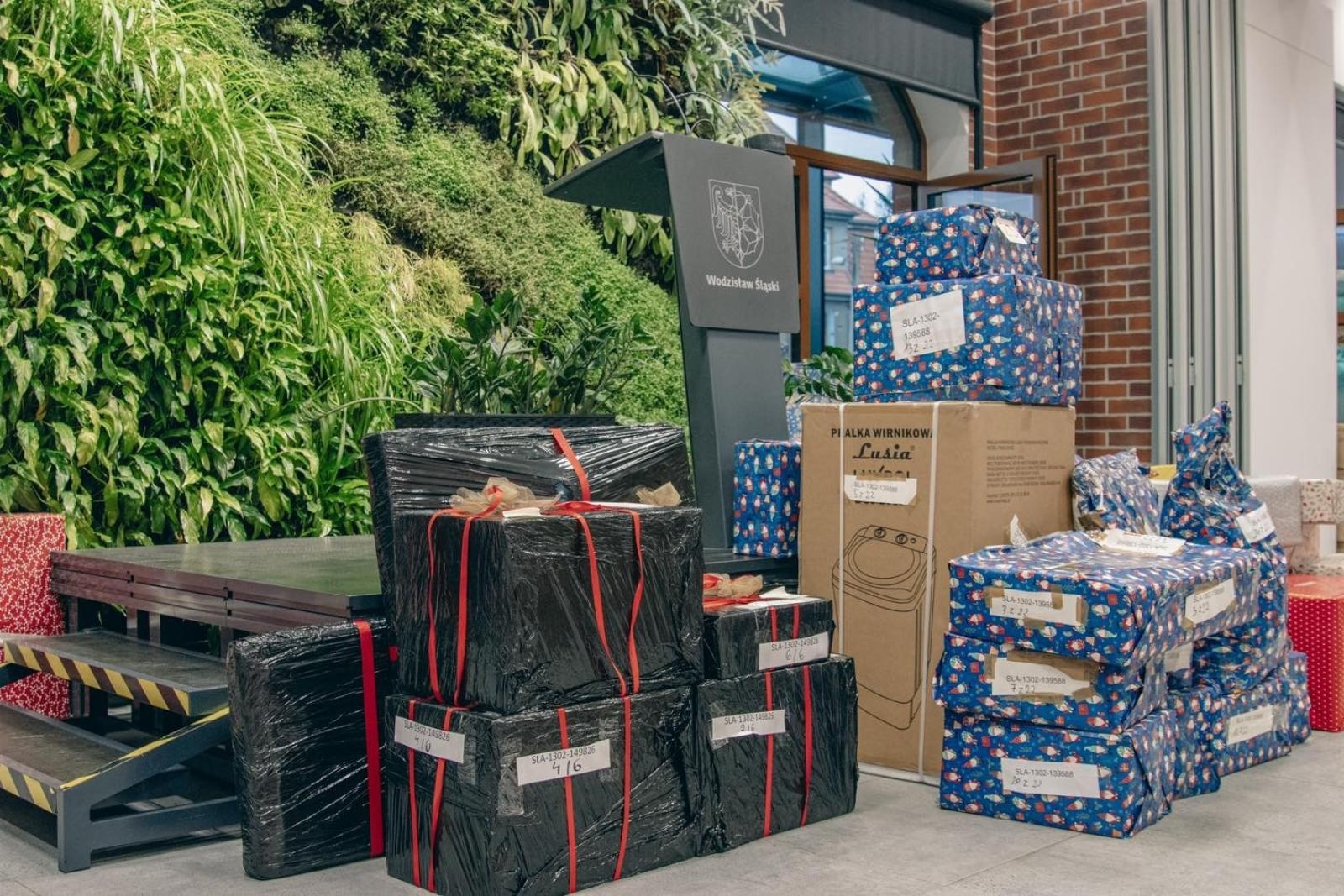 Zdjęcie w galerii na portalu naszwodzislaw.com: Finał Szlachetnej Paczki w Wodzisławiu Śląskim. Weekend cudów pełen emocji i pomocy wiadomości z regionu