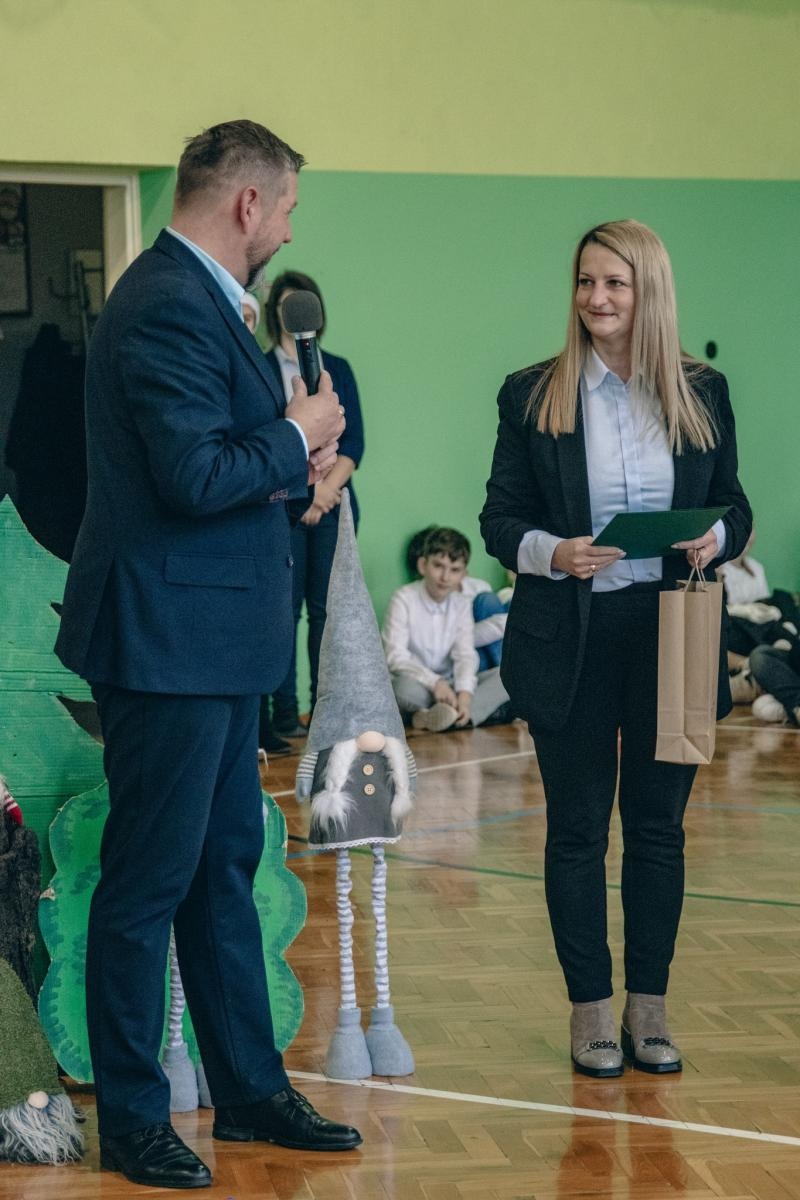 Zdjęcie w galerii na portalu naszwodzislaw.com: Ekopracownia pod chmurką w SP 15 otwarta [FOTO] wiadomości z regionu