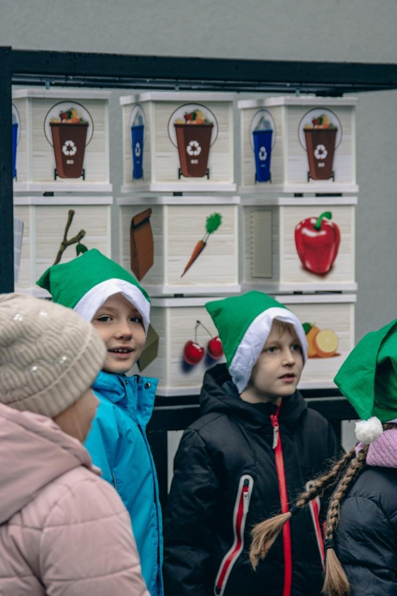 Zdjęcie w galerii na portalu naszwodzislaw.com: Ekopracownia pod chmurką w SP 15 otwarta [FOTO] wiadomości z regionu