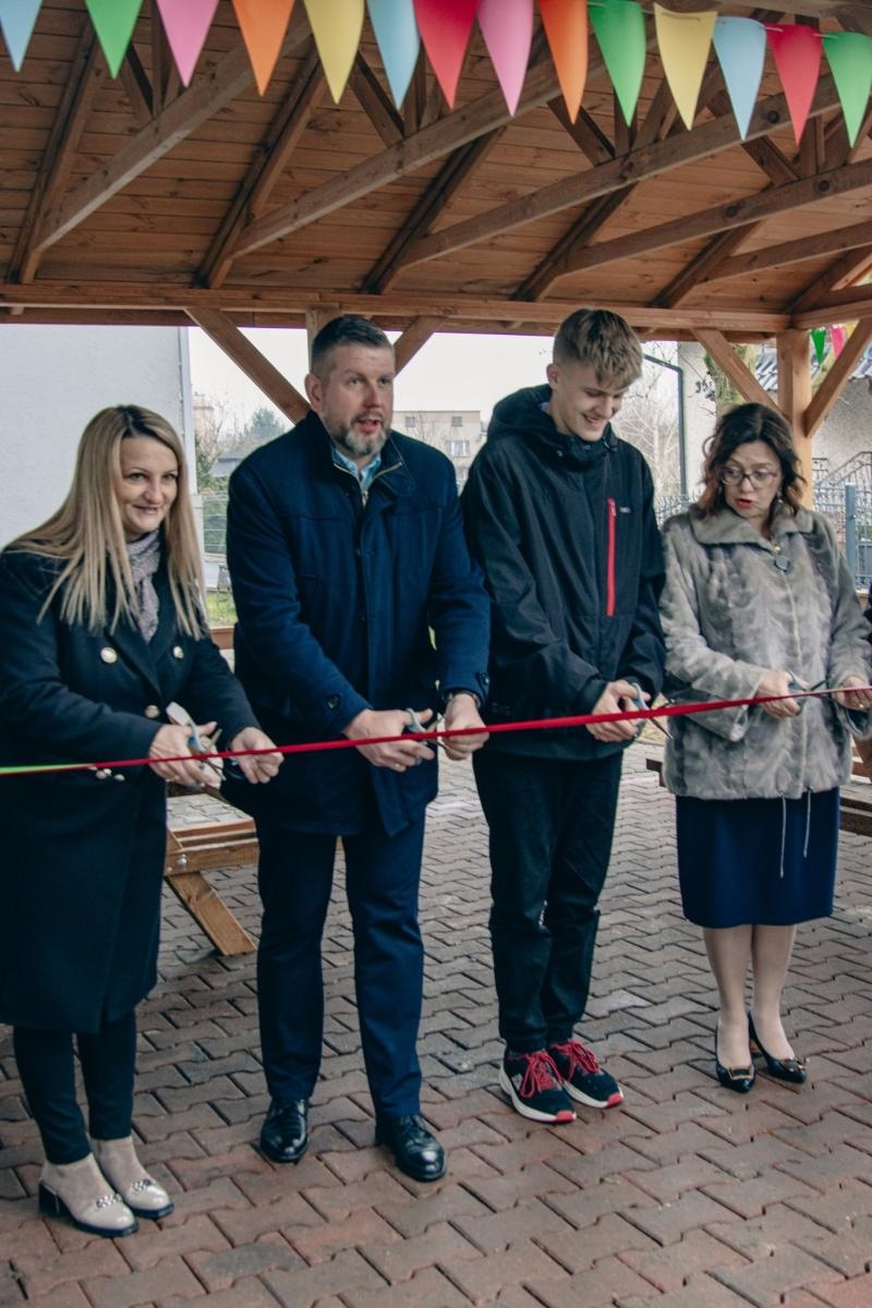 Zdjęcie w galerii na portalu naszwodzislaw.com: Ekopracownia pod chmurką w SP 15 otwarta [FOTO] wiadomości z regionu