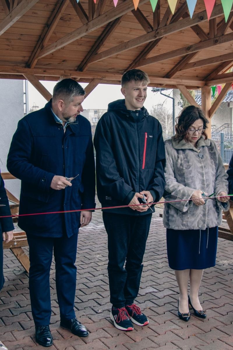 Zdjęcie w galerii na portalu naszwodzislaw.com: Ekopracownia pod chmurką w SP 15 otwarta [FOTO] wiadomości z regionu