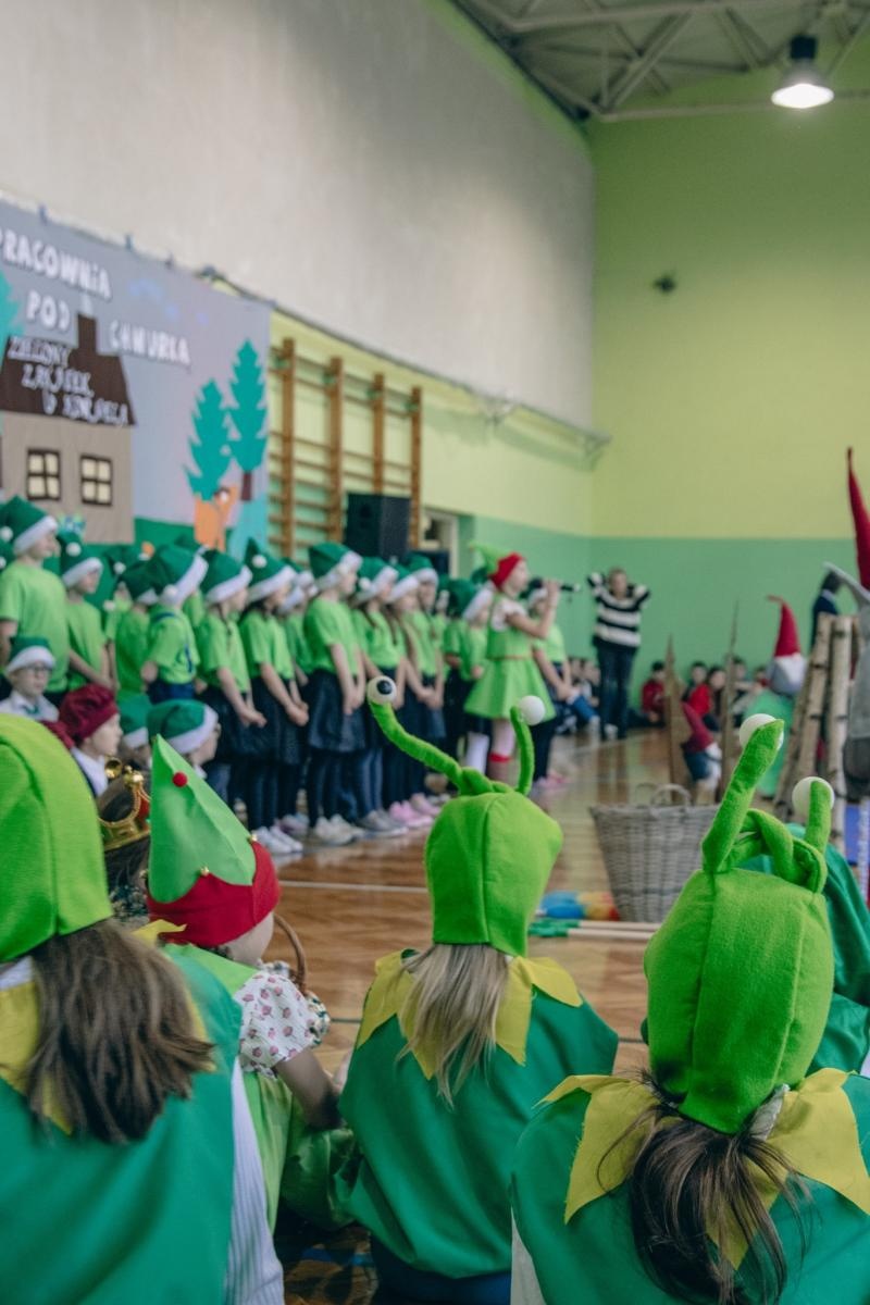 Zdjęcie w galerii na portalu naszwodzislaw.com: Ekopracownia pod chmurką w SP 15 otwarta [FOTO] wiadomości z regionu