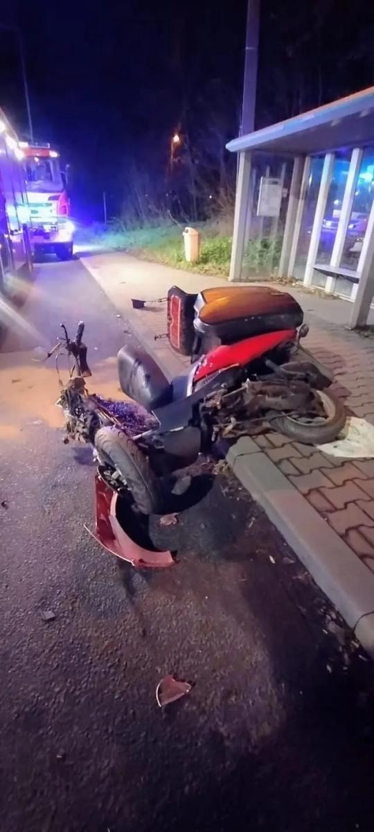 Zdjęcie w galerii na portalu naszwodzislaw.com: Policja poszukuje sprawcy wypadku drogowego wiadomości z regionu