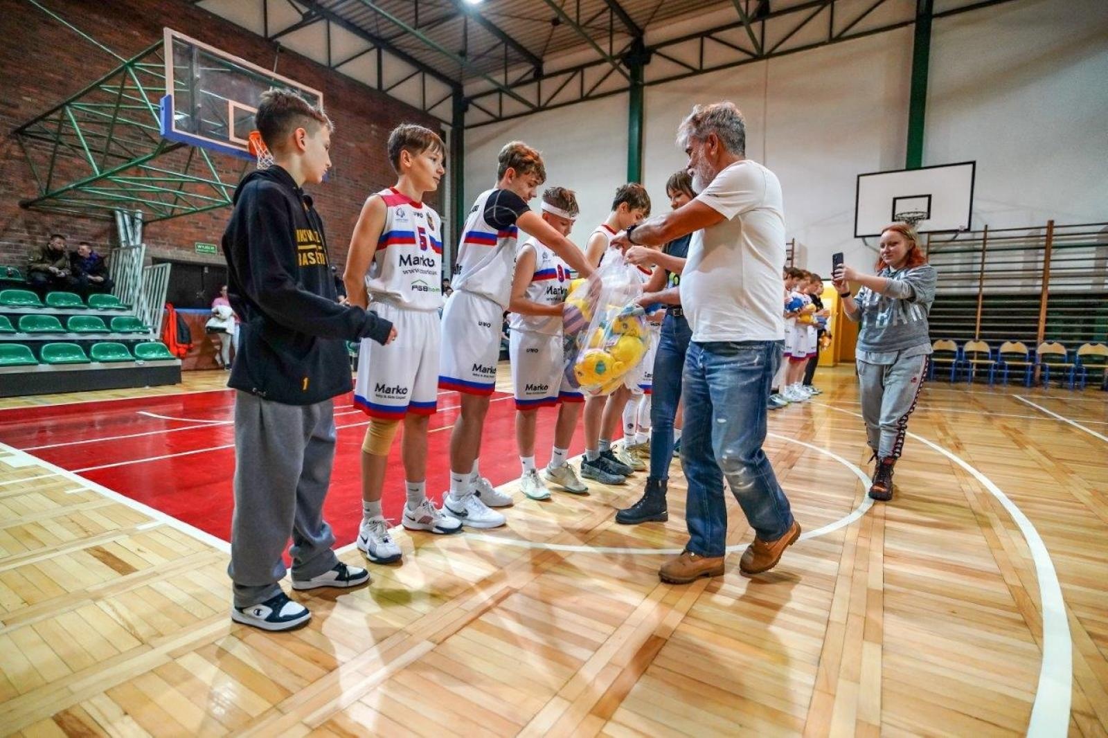 Zdjęcie w galerii na portalu naszwodzislaw.com: Koszykówka. Kadeci MKS Wodzisław Śląski z awansem do finału A wiadomości z regionu