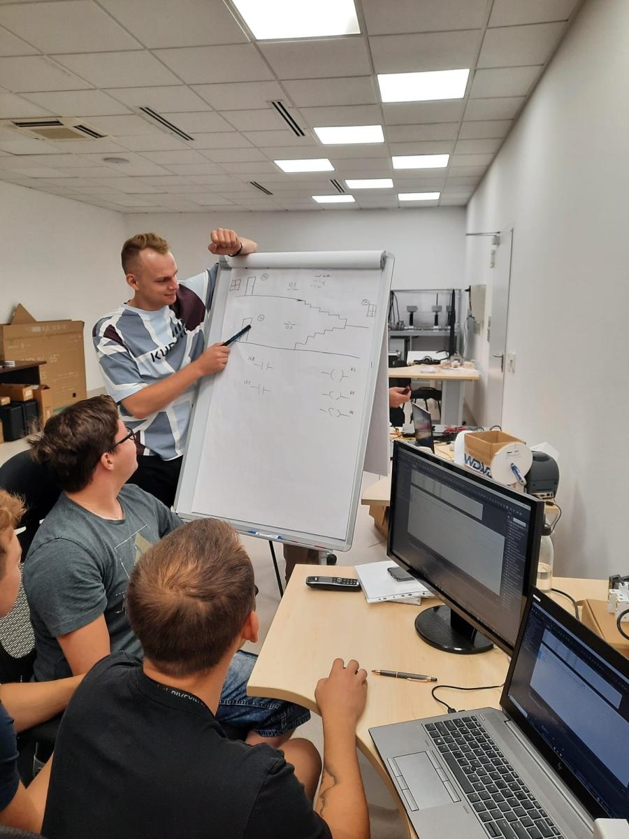 Zdjęcie w galerii na portalu naszwodzislaw.com: Praca dla handlowców i techników. Sprawdź, czy to coś dla Ciebie! wiadomości z regionu