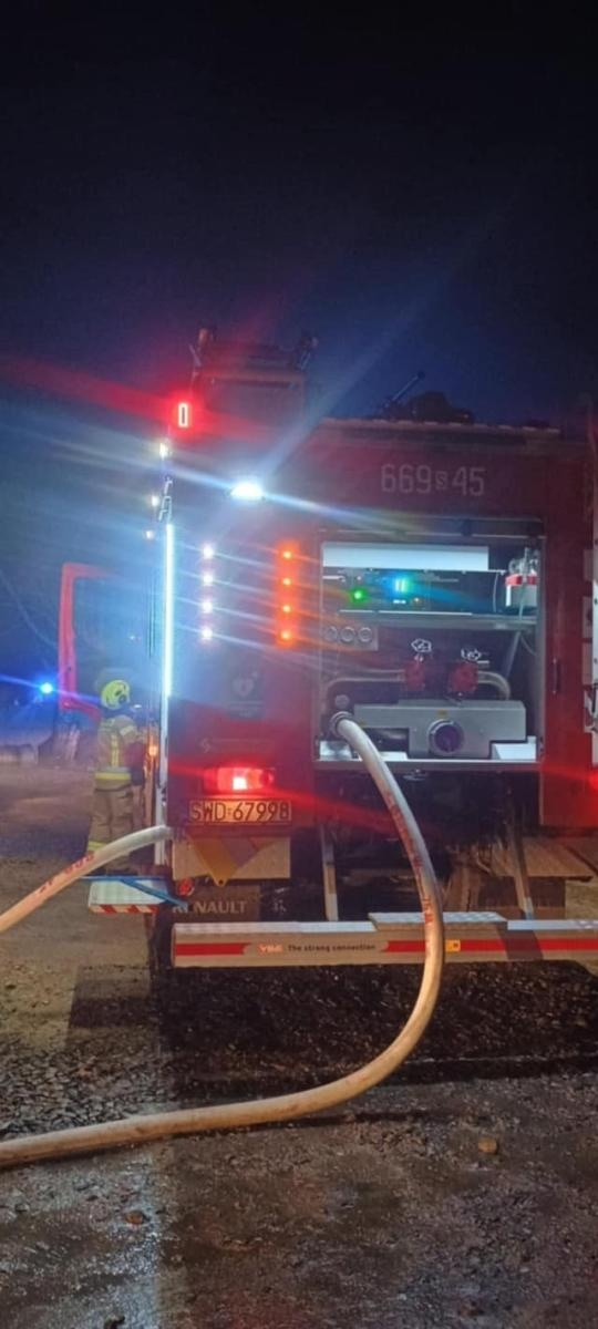 Zdjęcie w galerii na portalu naszwodzislaw.com: Pożar poddasza w budynku jednorodzinnym w Marklowicach wiadomości z regionu