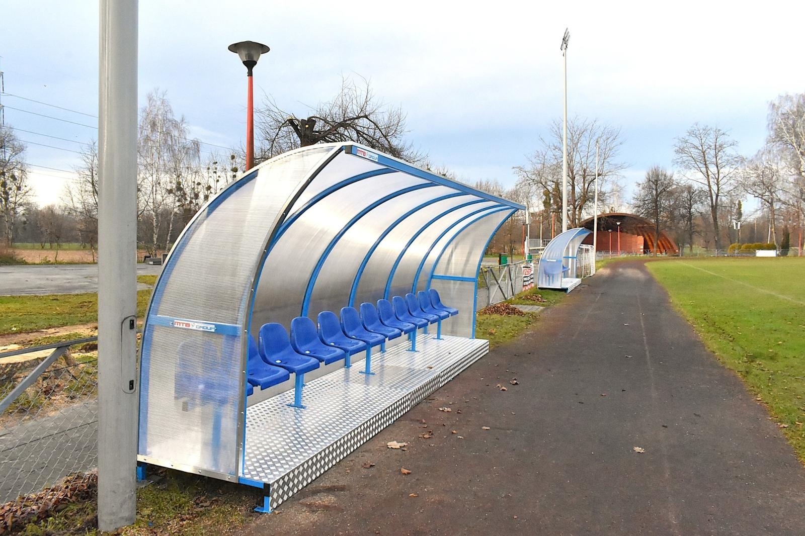 Zdjęcie w galerii na portalu naszwodzislaw.com: Modernizacji boiska Olzy Godów ciąg dalszy wiadomości z regionu