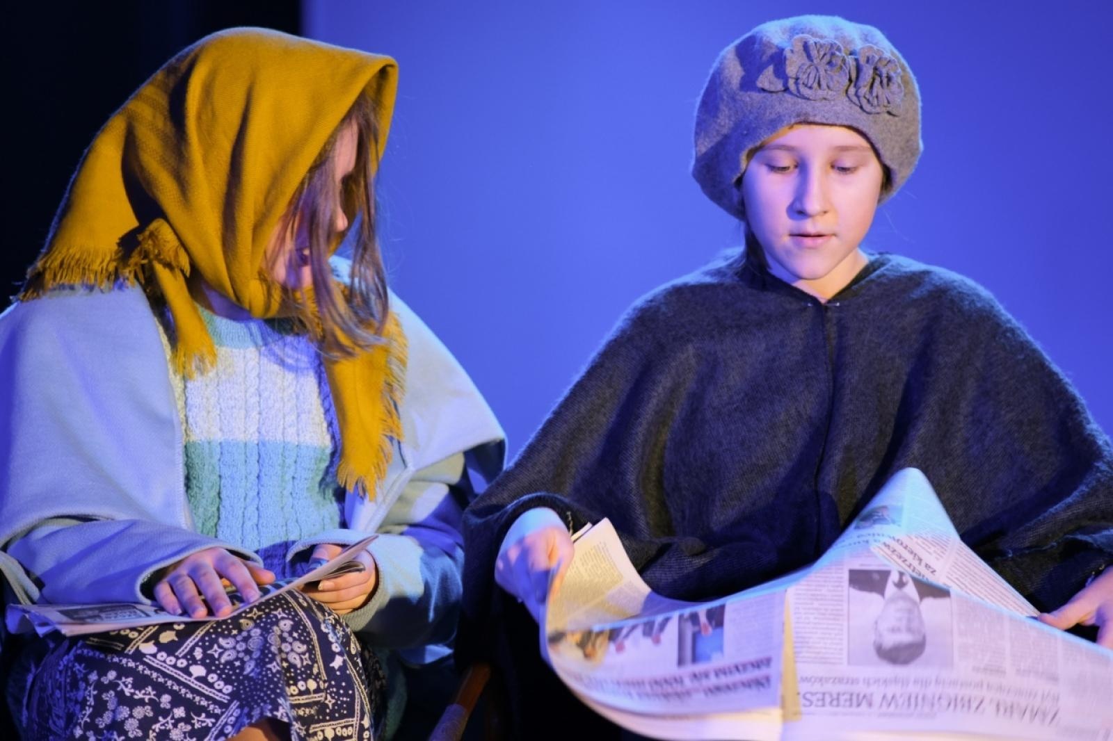 Zdjęcie w galerii na portalu naszwodzislaw.com: Świąteczne Festiwale Kolęd i Jasełek w WCK wiadomości z regionu