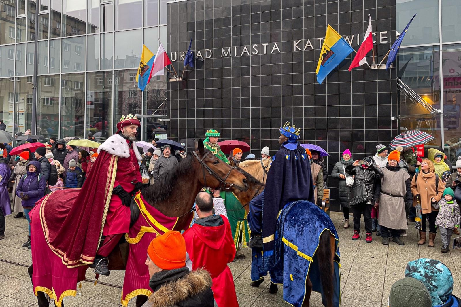 Zdjęcie w galerii na portalu naszwodzislaw.com: Orszak Trzech Króli w Katowicach wiadomości z regionu