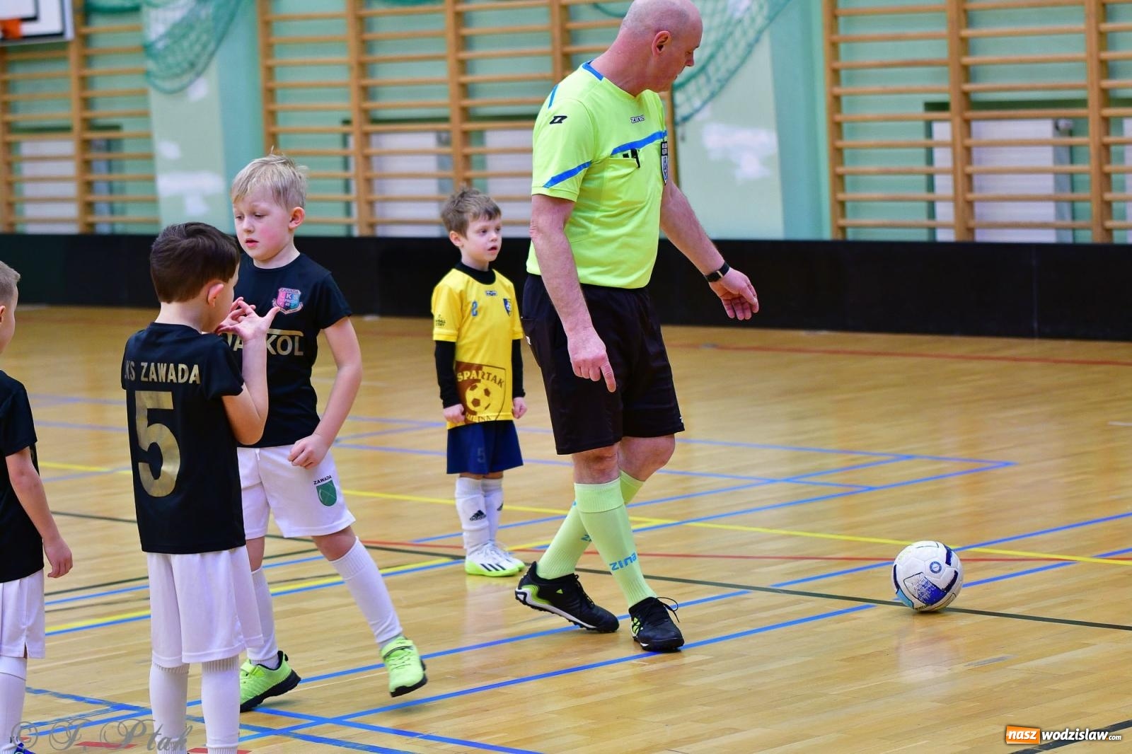 Zdjęcie w galerii na portalu naszwodzislaw.com: Junior Futsal Cup. Zmagania skrzatów z regionu w Raciborzu [FOTO] wiadomości z regionu