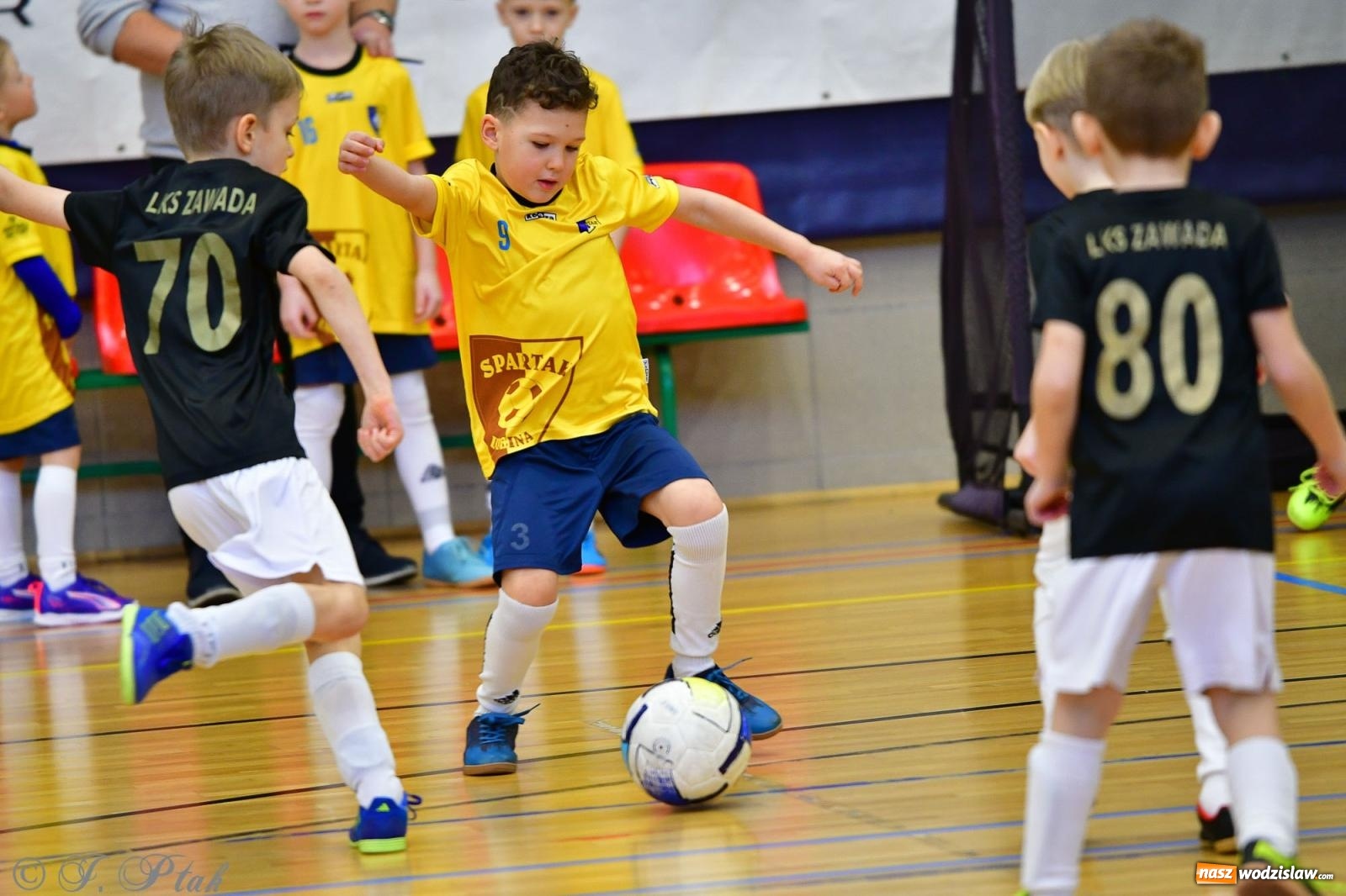 Zdjęcie w galerii na portalu naszwodzislaw.com: Junior Futsal Cup. Zmagania skrzatów z regionu w Raciborzu [FOTO] wiadomości z regionu