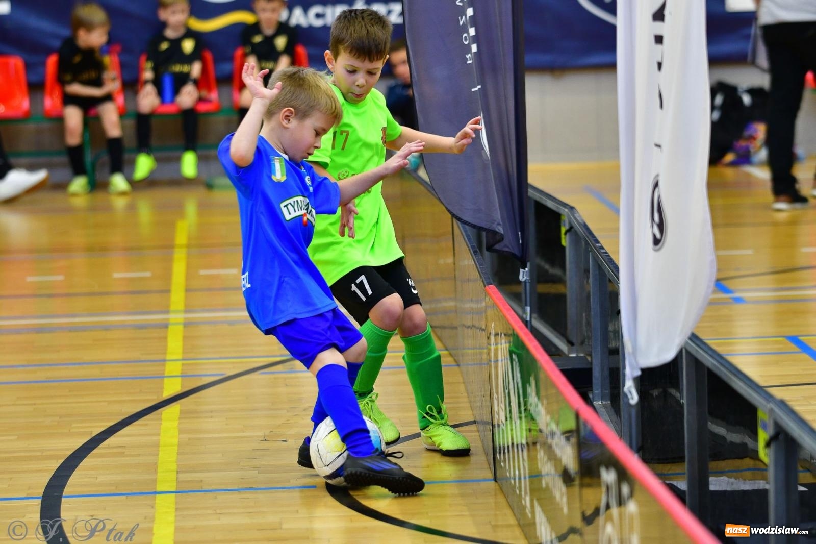 Zdjęcie w galerii na portalu naszwodzislaw.com: Junior Futsal Cup. Zmagania skrzatów z regionu w Raciborzu [FOTO] wiadomości z regionu