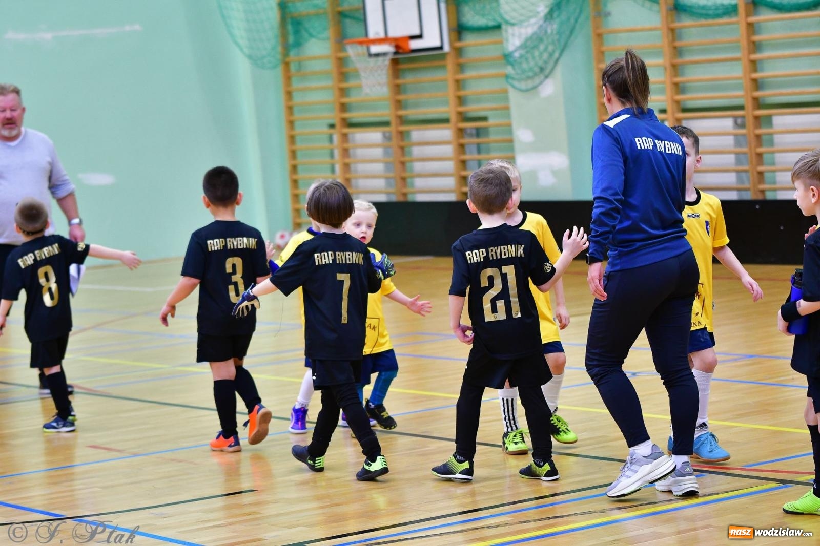 Zdjęcie w galerii na portalu naszwodzislaw.com: Junior Futsal Cup. Zmagania skrzatów z regionu w Raciborzu [FOTO] wiadomości z regionu
