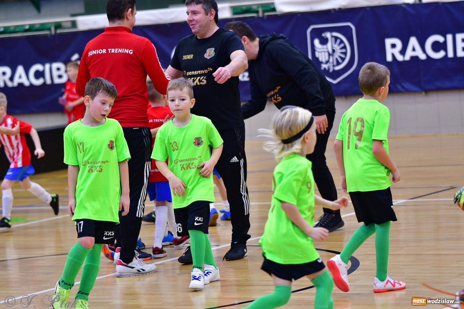 Zdjęcie w galerii na portalu naszwodzislaw.com: Junior Futsal Cup. Zmagania skrzatów z regionu w Raciborzu [FOTO] wiadomości z regionu