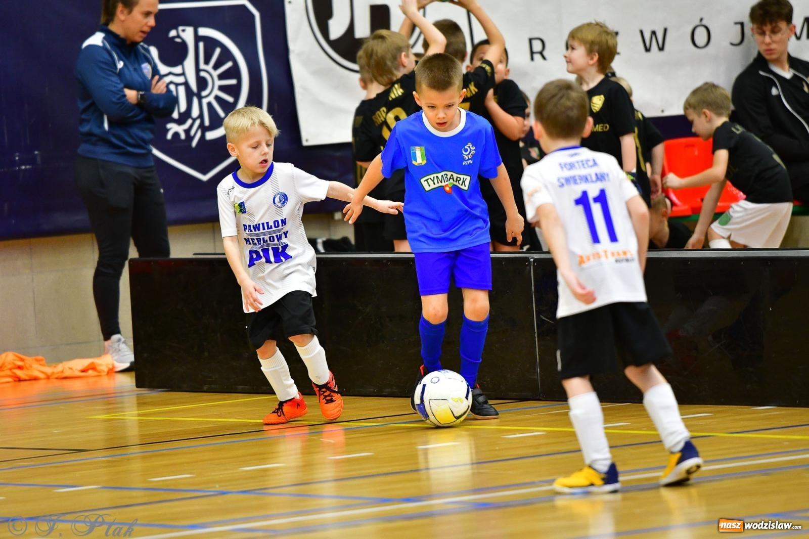 Zdjęcie w galerii na portalu naszwodzislaw.com: Junior Futsal Cup. Zmagania skrzatów z regionu w Raciborzu [FOTO] wiadomości z regionu